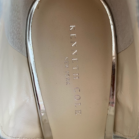 Kenneth Cole Stiletto Shoes: Silver Mirror, Wide Stretchy Front Strap. Size 9.5 - Picture 6 of 13